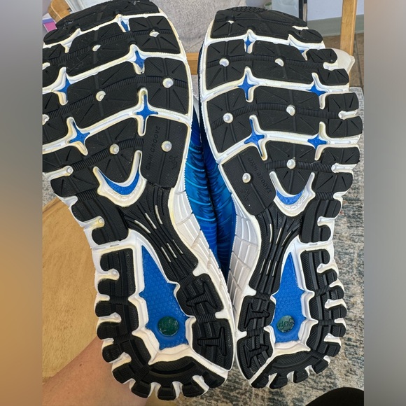 Men’s Brooks Glycerin 9.5 - Picture 4 of 7